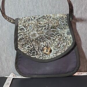 Black‎ and silver floral gold Paisley Strap Cross Body Purse 3 Pocket Button